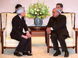 Emperor receives Indian Prime Minister Vajpayee